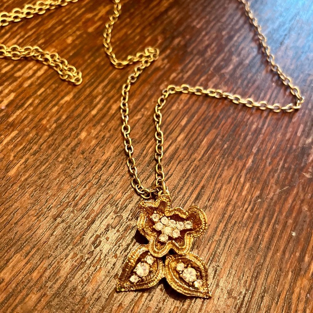 Elegant JCrew Gold Floral Pendant Necklace